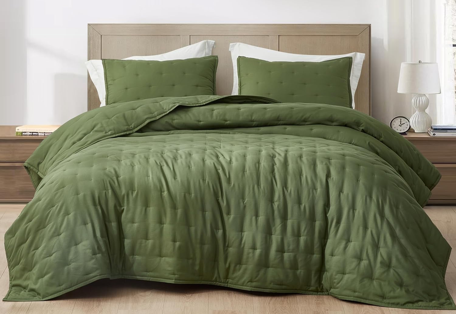 Chezmoi Collection Glen 3-Piece Crescent Stitched Quilt Set, King Size, Olive Green, Rayon Derived from Bamboo & Polyester Blended, Soft Breathable Cooling Bedspread for Hot Sleepers