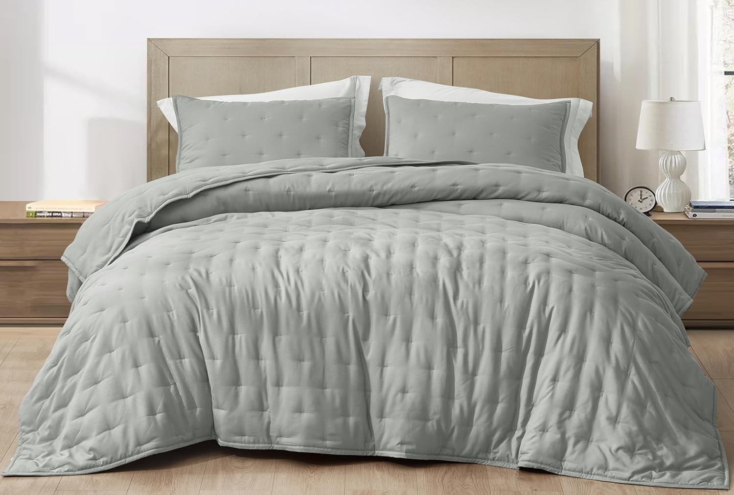 Chezmoi Collection Glen 3-Piece Crescent Stitched Quilt Set, Queen Size, Light Gray, Rayon Derived from Bamboo & Polyester Blended, Soft Breathable Cooling Bedspread for Hot Sleepers