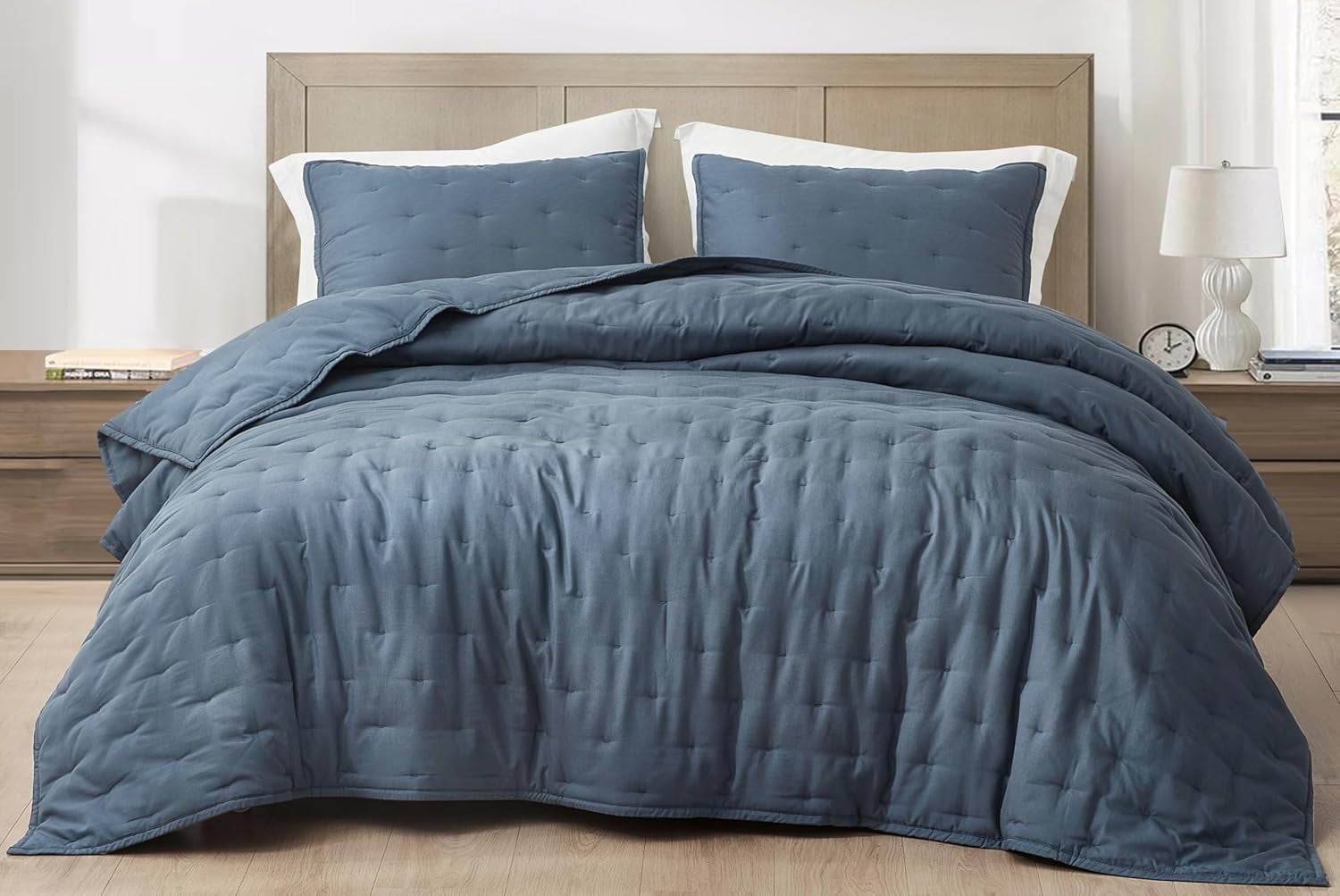 Chezmoi Collection Glen 3-Piece Crescent Stitched Quilt Set, Queen Size, Steel Blue, Rayon Derived from Bamboo & Polyester Blended, Soft Breathable Cooling Bedspread for Hot Sleepers