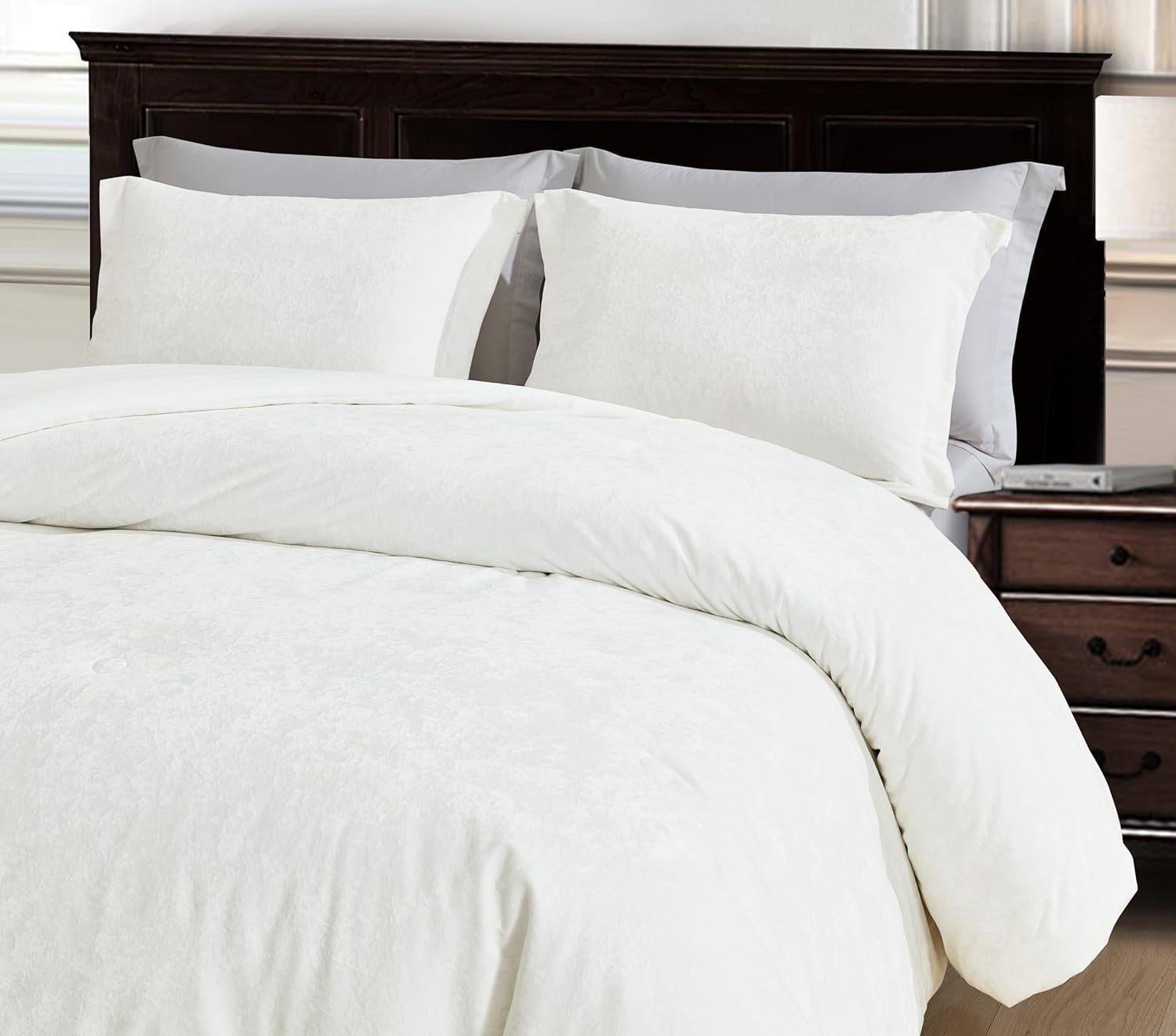 Chezmoi Collection Lux 3-Piece Cream White Velvet Comforter Set Queen Size, All Season Lush Plush Velvet Bedding Set with Soft Washed Microfiber Reverse