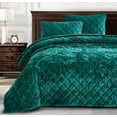 thumbnail image 1 of Chezmoi Collection Lux Emerald Green Velvet Quilt King Set, 3-Piece Lush Plush Distressed Velvet Bedding All Season Lightweight Bedspread Brushed Microfiber Reverse with Diamond Stitch Quilting, 1 of 9