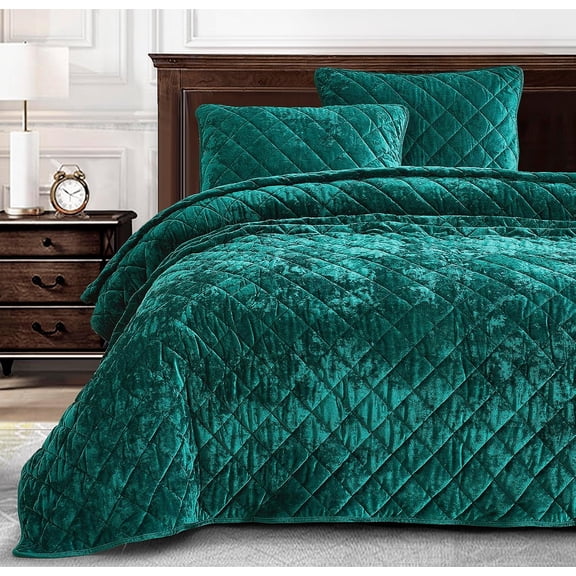 Chezmoi Collection Lux Emerald Green Velvet Quilt King Set, 3-Piece Lush Plush Distressed Velvet Bedding All Season Lightweight Bedspread Brushed Microfiber Reverse with Diamond Stitch Quilting