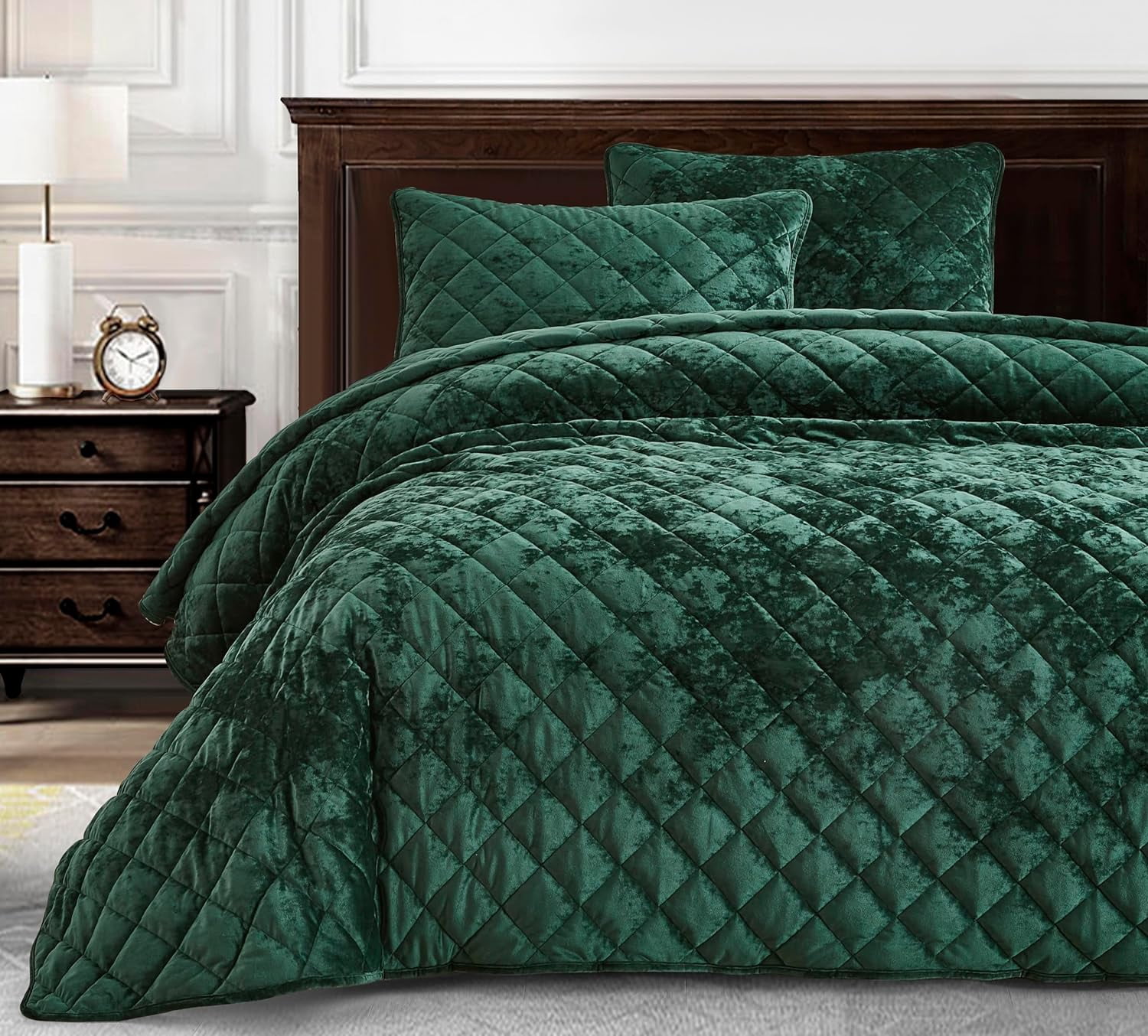 Chezmoi Collection Lux Forest Green Velvet Quilt Oversized King Set, 3-Piece Lush Plush Distressed Velvet Bedding All Season Lightweight Bedspread Brushed Microfiber Reverse with Diamond Stitch