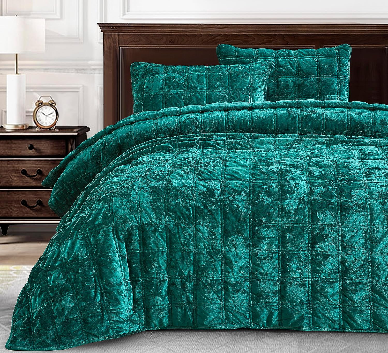 Emerald Green King Size Velvet Quilt Set with Reversible Microfiber