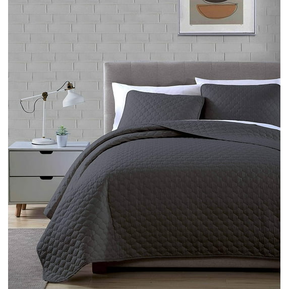 Chezmoi Collection Thea 3-Piece Oversized Bedspread Set, Geometric Quatrefoil Pattern Quilted Coverlet Set