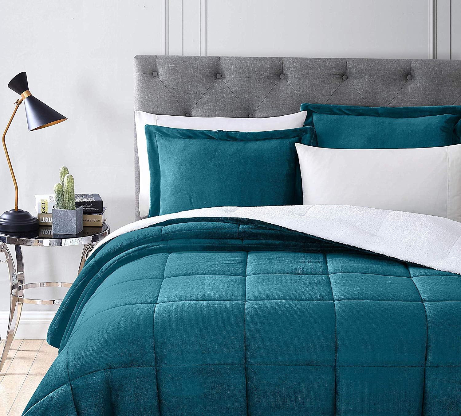 Produktbild von Basic Beyond Micromink Sherpa Decke - Wendbar, 3-teilig Cypress Queen