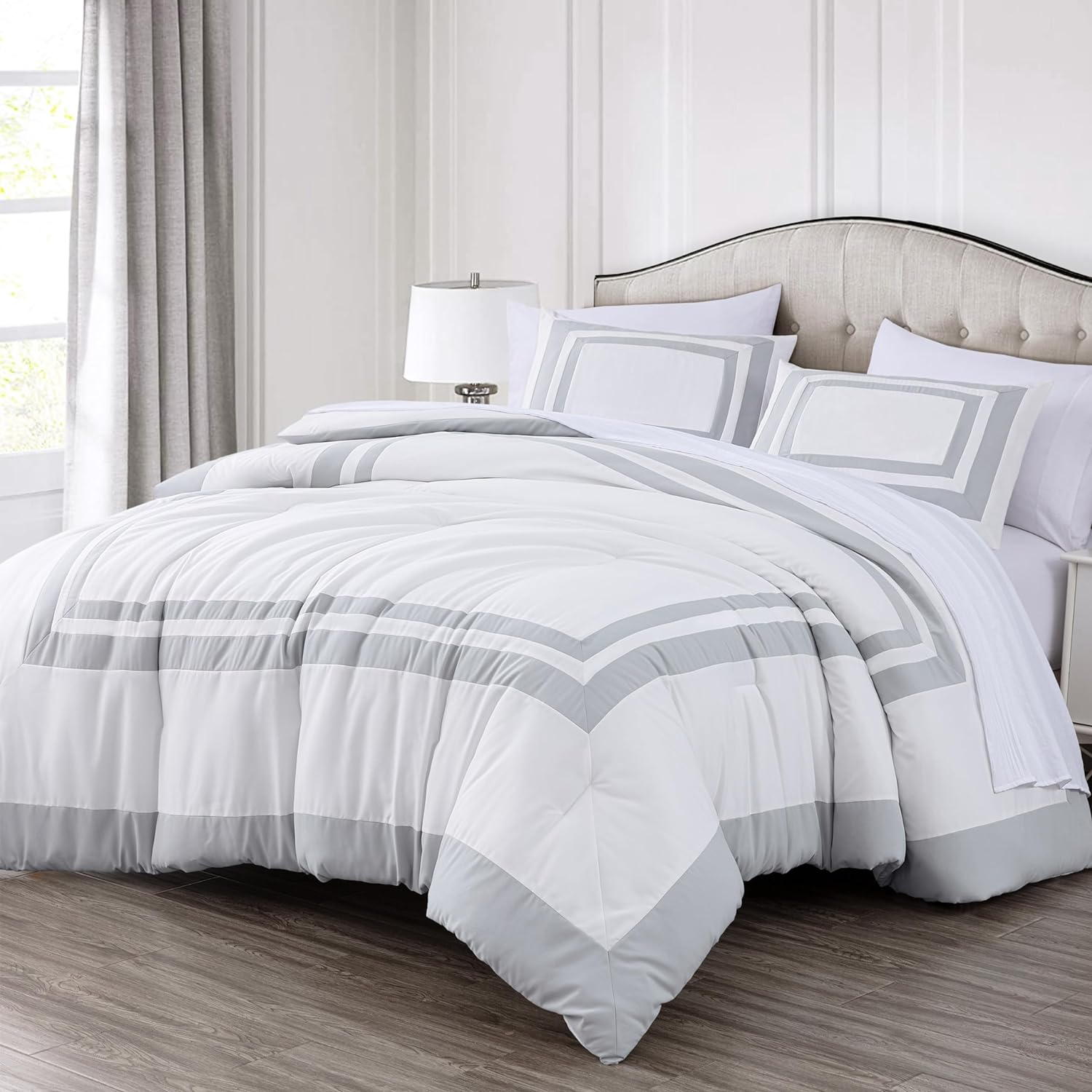 Chezmoi Collection Wyatt - Set Biancheria Letto King Size 7 Pezzi | Copripiumino Quadrato Argento/Bianco | Morbido E Traspirante 100% Poliestere | Certificato Oeko-Tex
