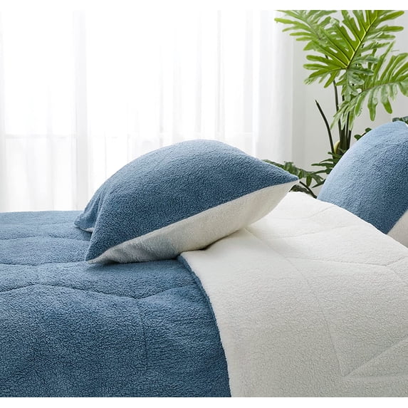 Chezmoi Collection Wynne 2-Piece Honeycomb Double Sided Sherpa Comforter Set Twin, Reversible Blue White Sherpa Bedding Set Twin Size
