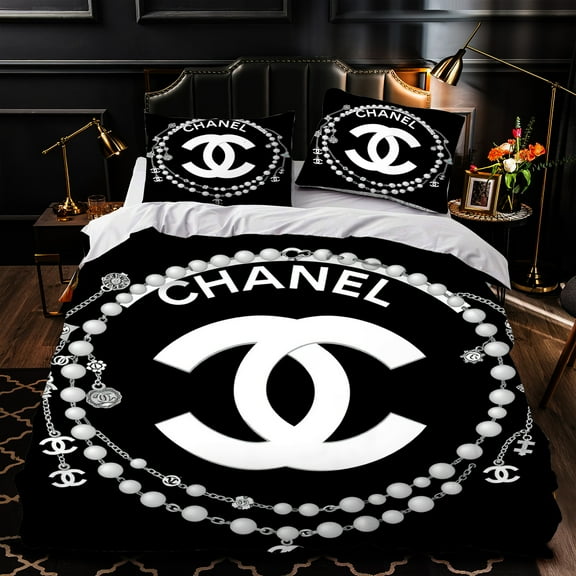 Chic 3-Piece Duvet Cover Set - Black & White Design with Chain Accents Luxurious Bedding for Elegant Bedrooms
