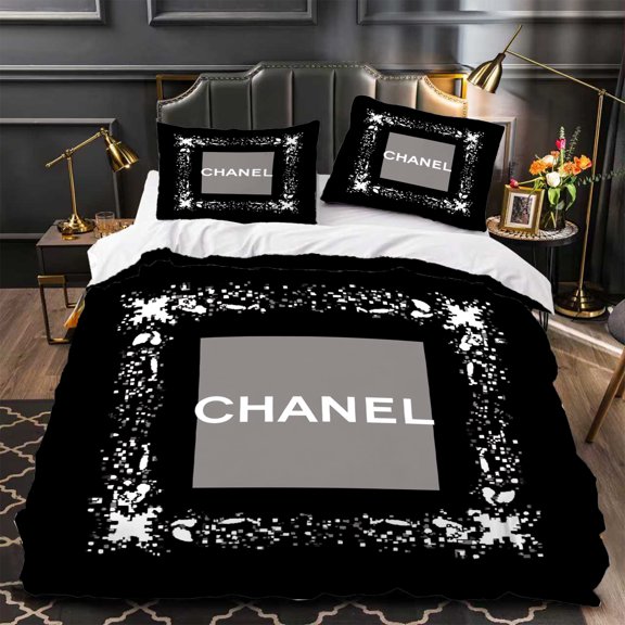 Chic 3-Piece Duvet Cover Set - Black & White Floral Design with Accents Modern Bedding for Stylish Bedrooms