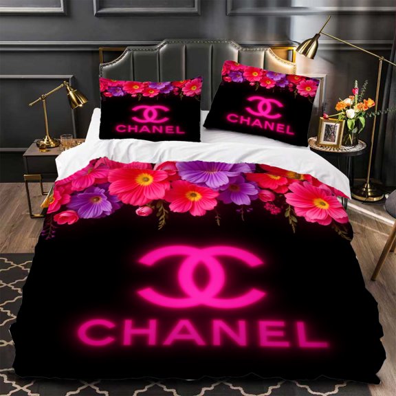 Chic 3-Piece Duvet Cover Set with Vibrant Pink & Purple Floral Design Luxurious Modern Bedroom Decor