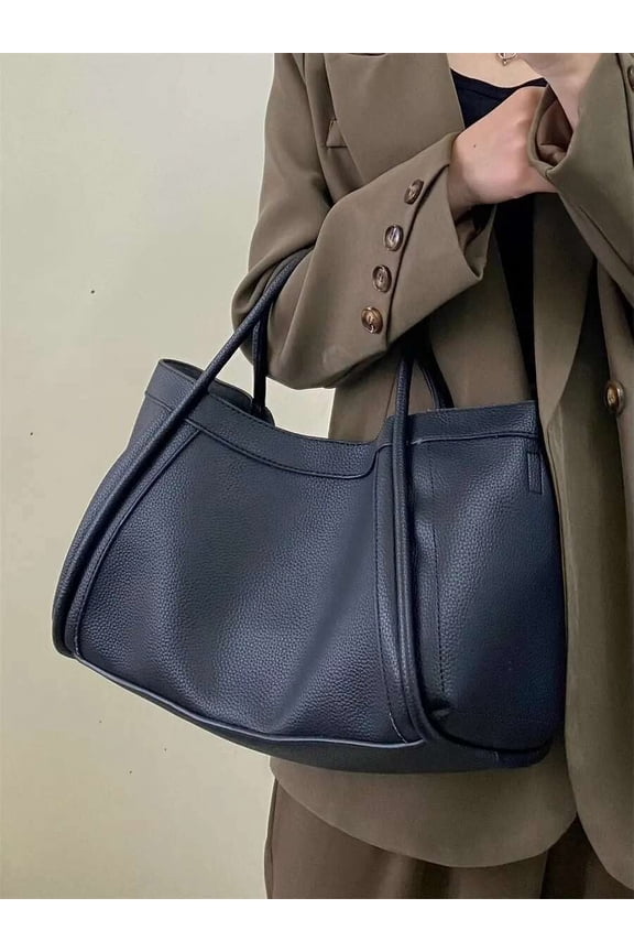 Chic Crossbody Bag - Vintage Style Elegant Carryall in Lightweight Leather