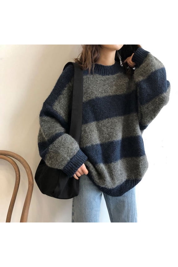 Chic Grey Turtleneck Sweater with Button-Detailed Sleeves – Timeless Style, Effortlessly Versatile & Pairs Perfectly with Jeans or Trousers