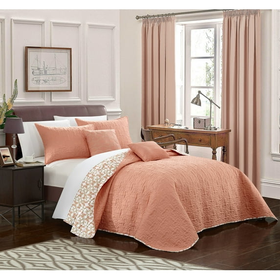 Chic Home 4-Piece Pamelia Quilted Flor De Lis Patterned REVERSIBLE Printed Twin Quilt Set Coral Shams and Decorative Pillows included