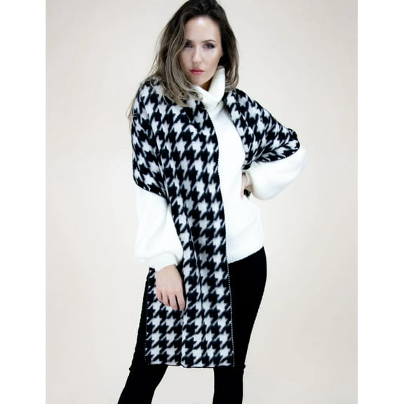 Chic Houndstooth Pattern Scarf - Elegant Black and White Winter Wrap with Fringe Detail, Soft and Cozy Fashion Statement for Women