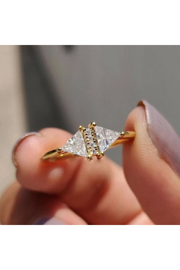 New Chic Luxury Triangle Zirconia Ring Fashion Lady Gold Color Finger Jewelry for Engagement Bridal Wedding Band