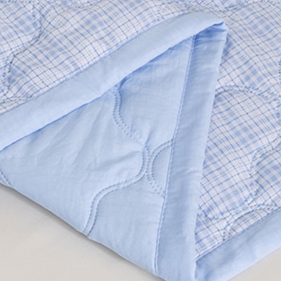 ChicYu Ice Silk Summer Air Conditioning Quilt King Size,Coolings Bedding for Hot Nights,Quilt with Soft Texture,Machine Washable Lightweight Comforter for Adults Couples