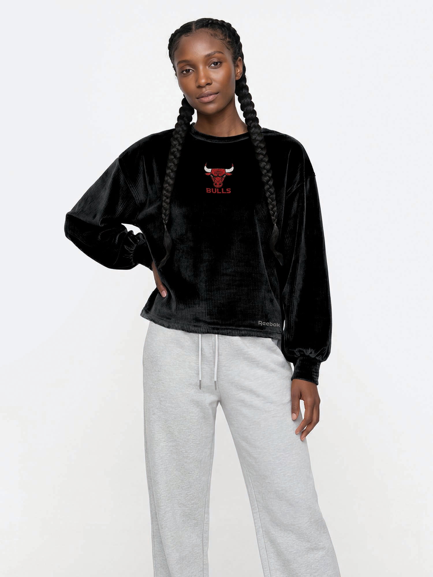 Chicago Bulls Reebok Womens Crew Neck Pullover with Balloon Sleeves