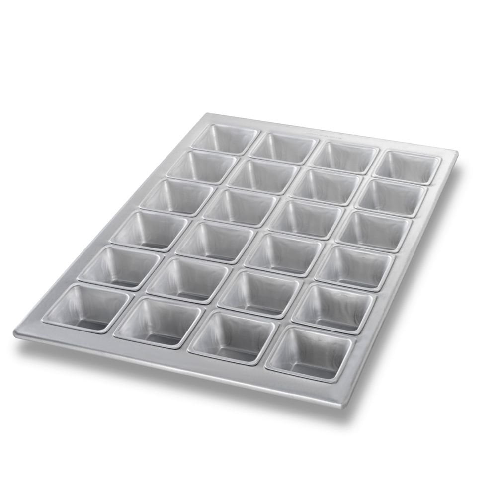 Chicago Metallic 46605 Muffin Pan