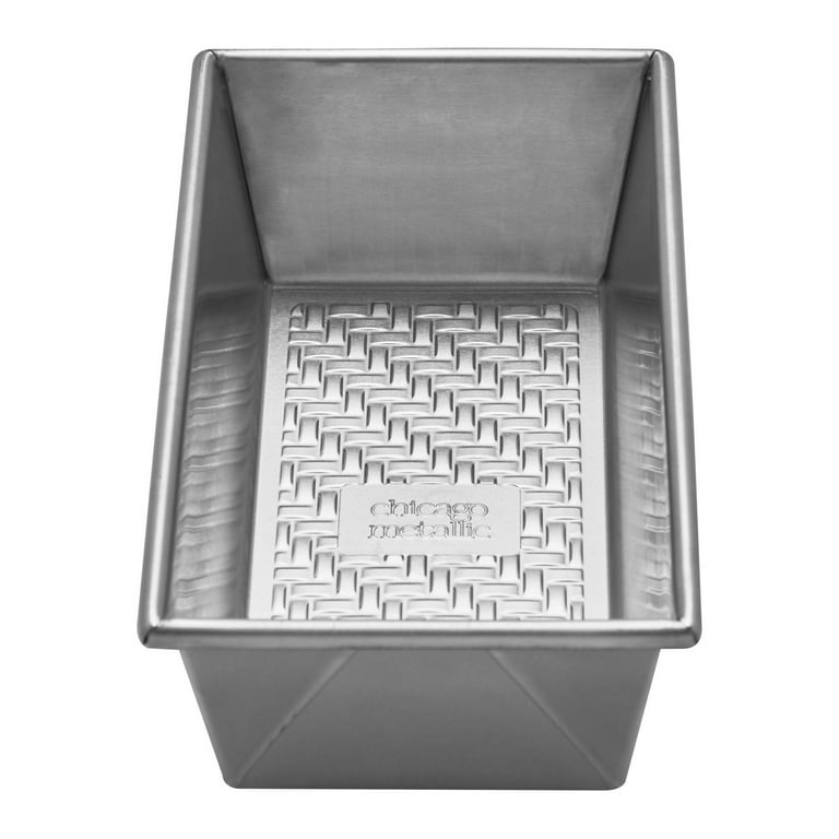 https://i5.walmartimages.com/seo/Chicago-Metallic-Uncoated-Textured-Aluminum-1-Pound-Loaf-Pan-9-2-x-5-2-x-2-75-inches-Inner-dimensions-are-8-5-x-4-5-x-2-7-Silver_81417508-81e1-402b-a490-b3aadba7126f.bea14e0140cc9553090a0a394849a44e.jpeg?odnHeight=768&odnWidth=768&odnBg=FFFFFF