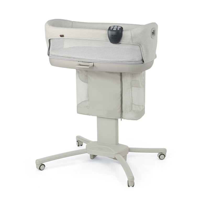 Chicco Close to You 3-in-1 Portable Bedside Bassinet and Changing