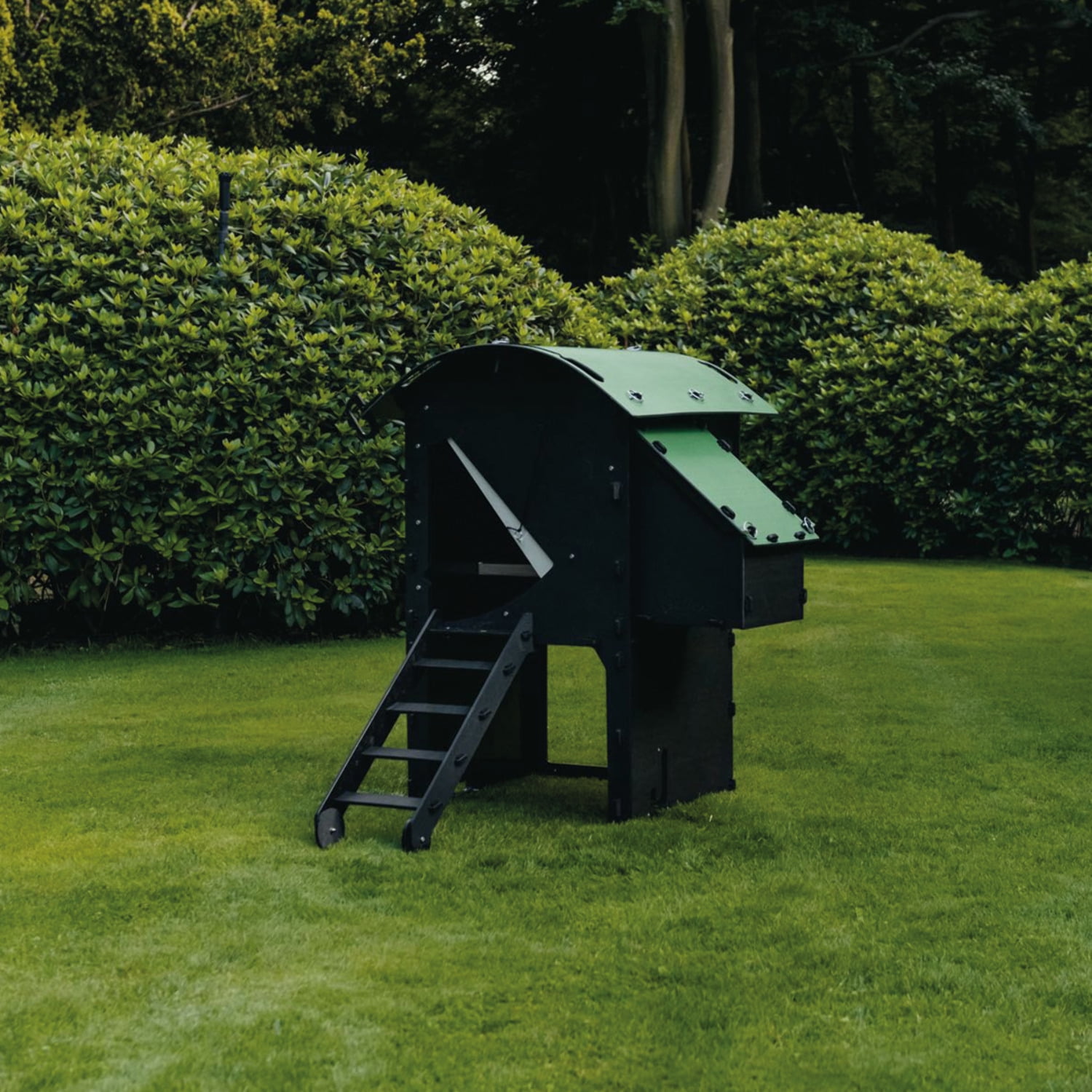 Large Black and Green Recycled Plastic Chicken Coop