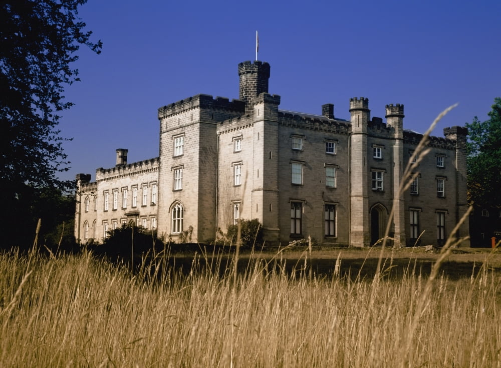 Chiddingstone Castle Exterior Canvas Art - Chris Parker Design Pics (18 x 13)