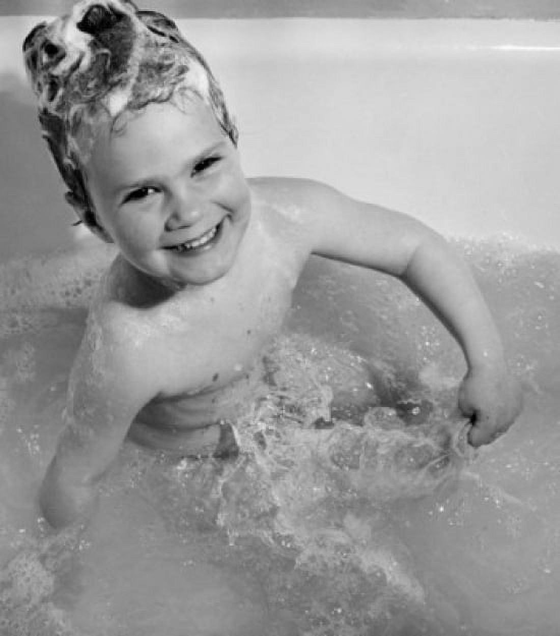 Child in bathtub Canvas Art - (18 x 24)