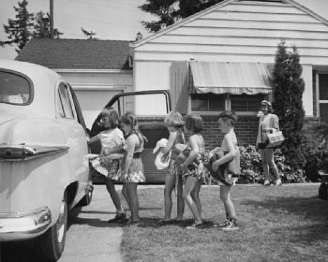 Children getting into a car Canvas Art - (18 x 24)