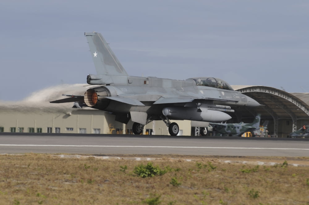 Chilean Air Force F-16D Block 50 takes-off from Natal Air Force Base Canvas Art - Riccardo NiccoliStocktrek Images (34 x 23)