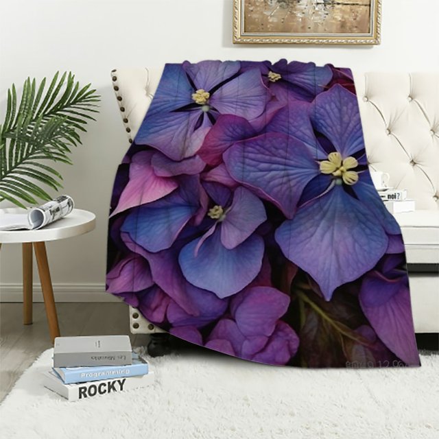 Chilfamy Purple Flowers Leaves Yellow Center Flannel Throw Blanket for
