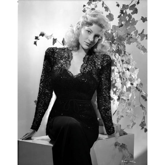 Chilli Williams Seated in Classic Photo Print (8 x 10)