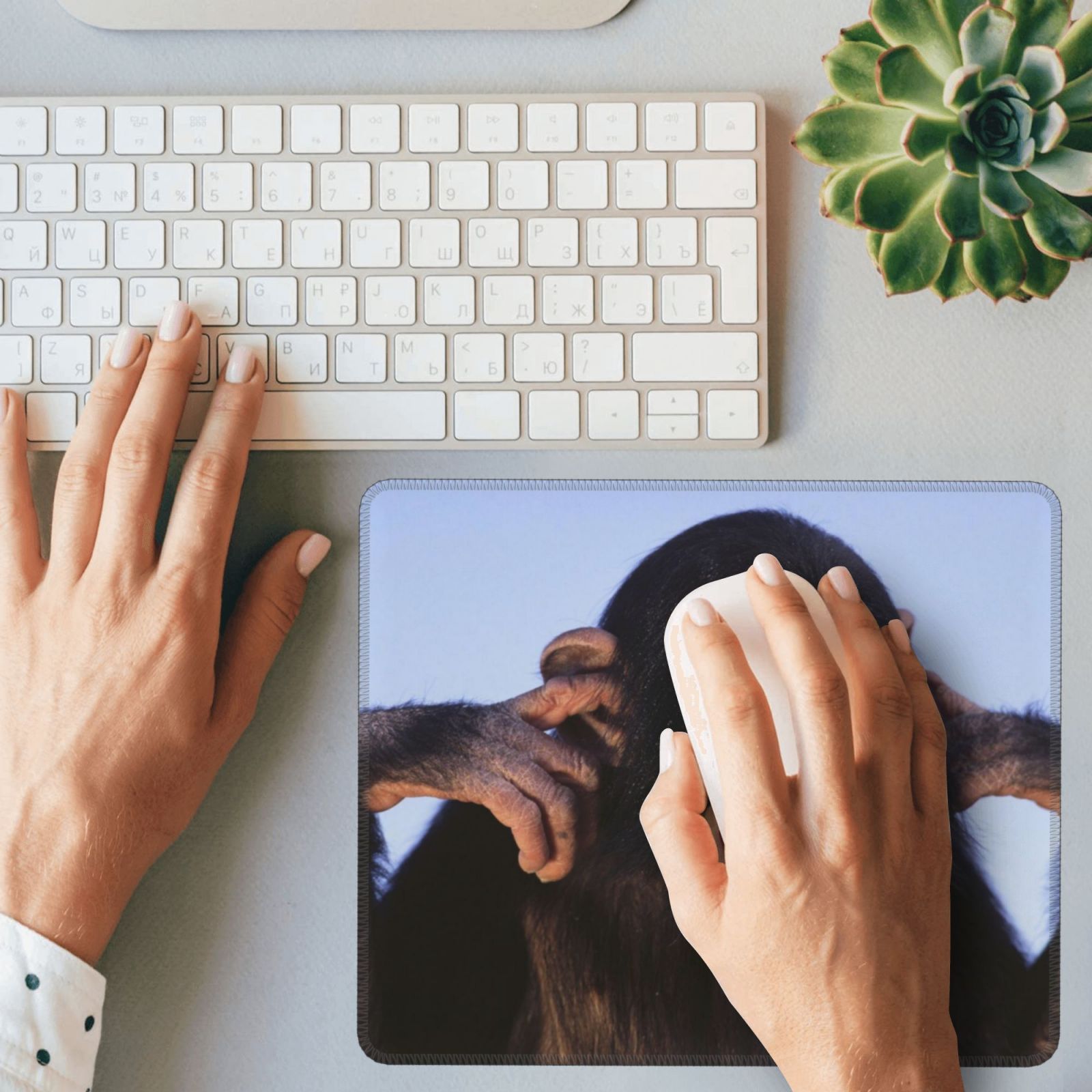 Chimpanzee Funny Face Expression Print Rubber Lock Edge Mouse pad