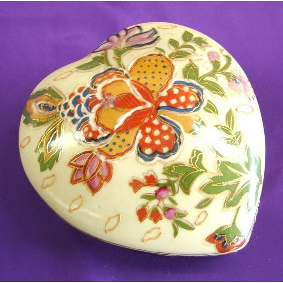 Chinese Gift for Lover: Heart Shaped Porcelain Jewelry Containers