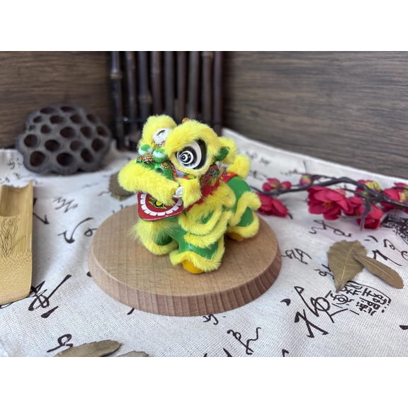 Chinese Style Handmade Traditional Chinese Lion Dance Ornaments, The Pattern is Quite Cute, The Upright Design is Suitable for car, Home and Office Decoration (Green)