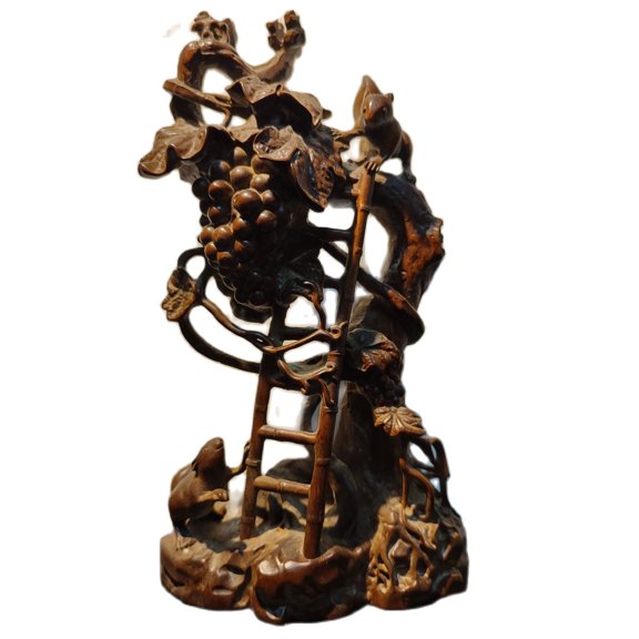 Chinese Wooden Stand Squirrel Grape Trellis Statue Decor Wood Carving Flower Carved Deco Ladder Amusing Vintage Figures Home Boxwood Blessing Decoration Sculpture Study Office Desk Christmas Ornament