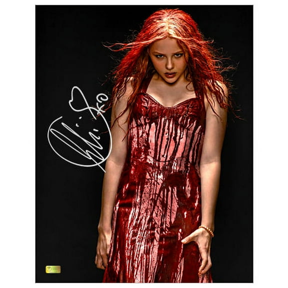 Chlo Grace Moretz Autographed Carrie 11x14 Studio Photo