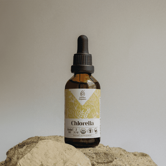 Garden Organics Chlorella Extract, Natural Herbal Supplement for Detox and Antioxidant Support, Certified Organic Chlorella (Chlorella pyrenoidosa) Dried Algae Tincture, Alcohol-Free, Drops 2 oz