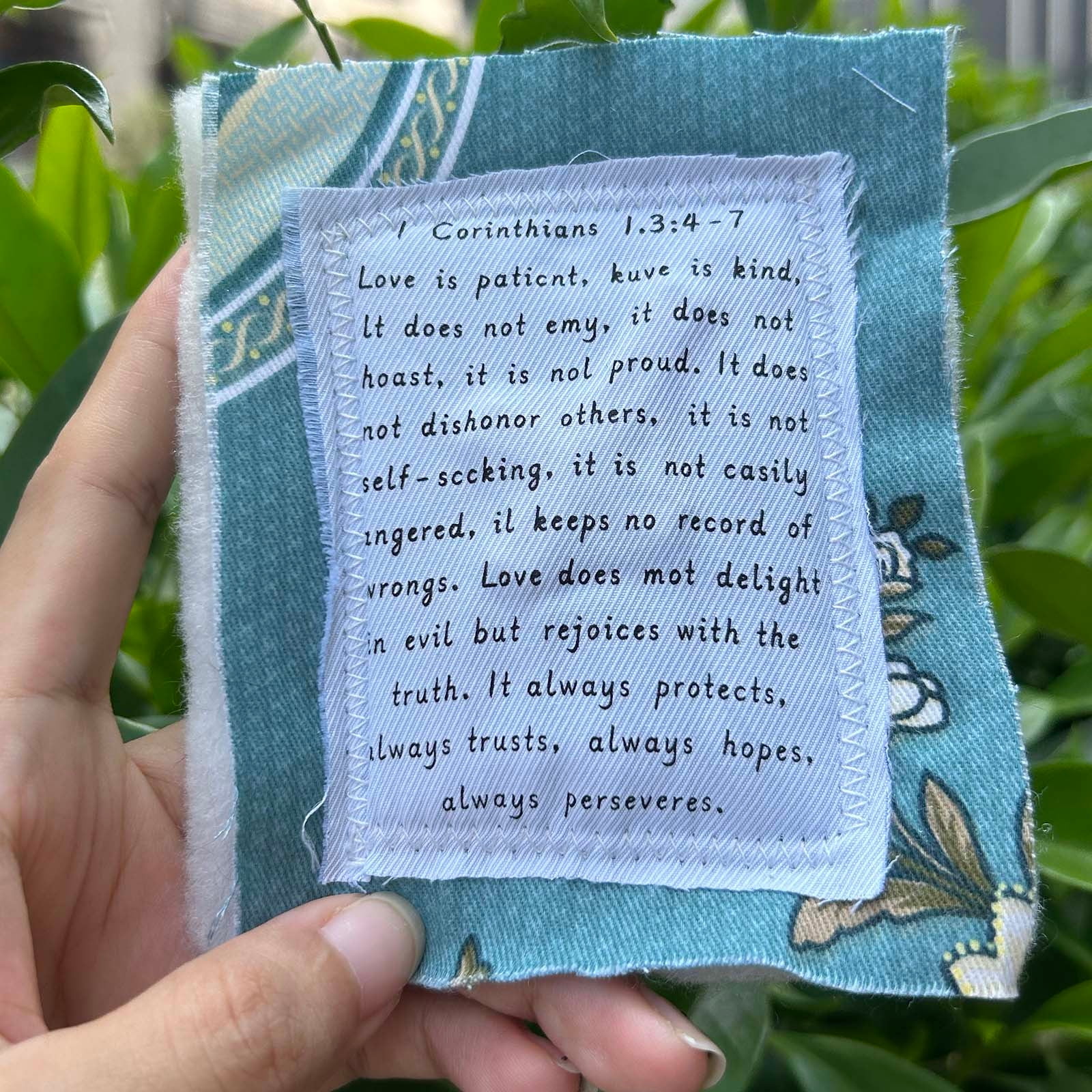 Chmadoxn Prayer Quilt with Cross Inside, 4.7×3.9 Inch Handmade Sew