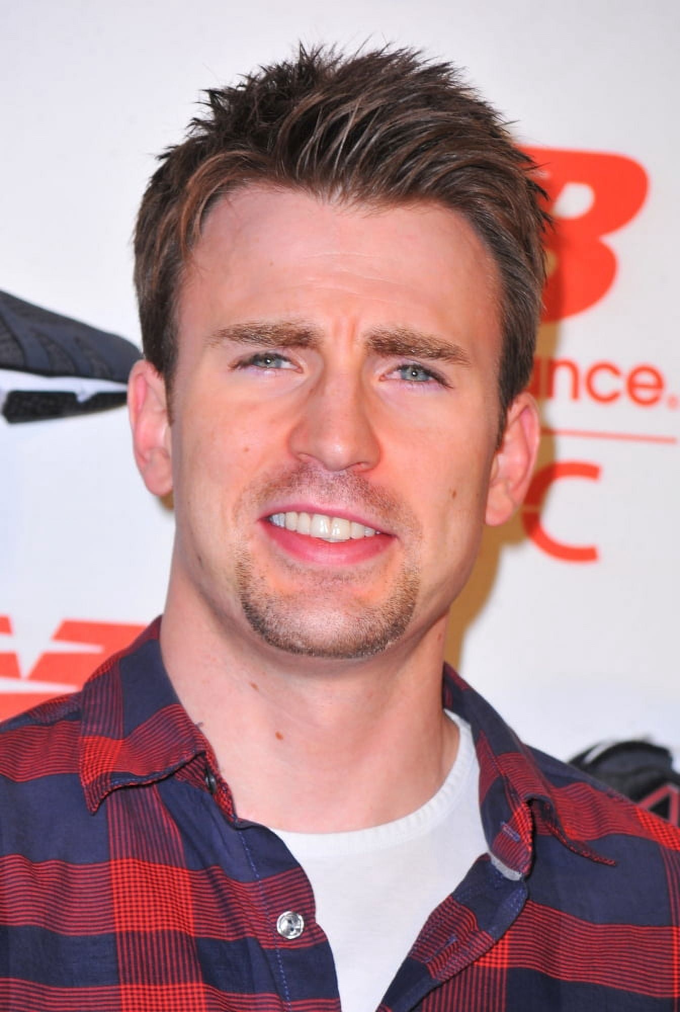 Chris Evans At Arrivals For Grand Opening Of The New Balance Experience Store Canvas Art - (16 x 20)