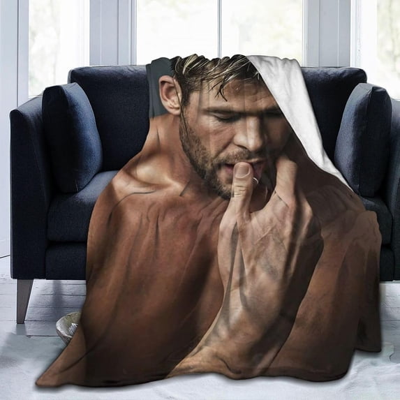 Chris Hemsworth Blanket Bedding Fleece Blanket Soft Throw Blankets Lightweight Anti-Static Blanket - 3 Sizes