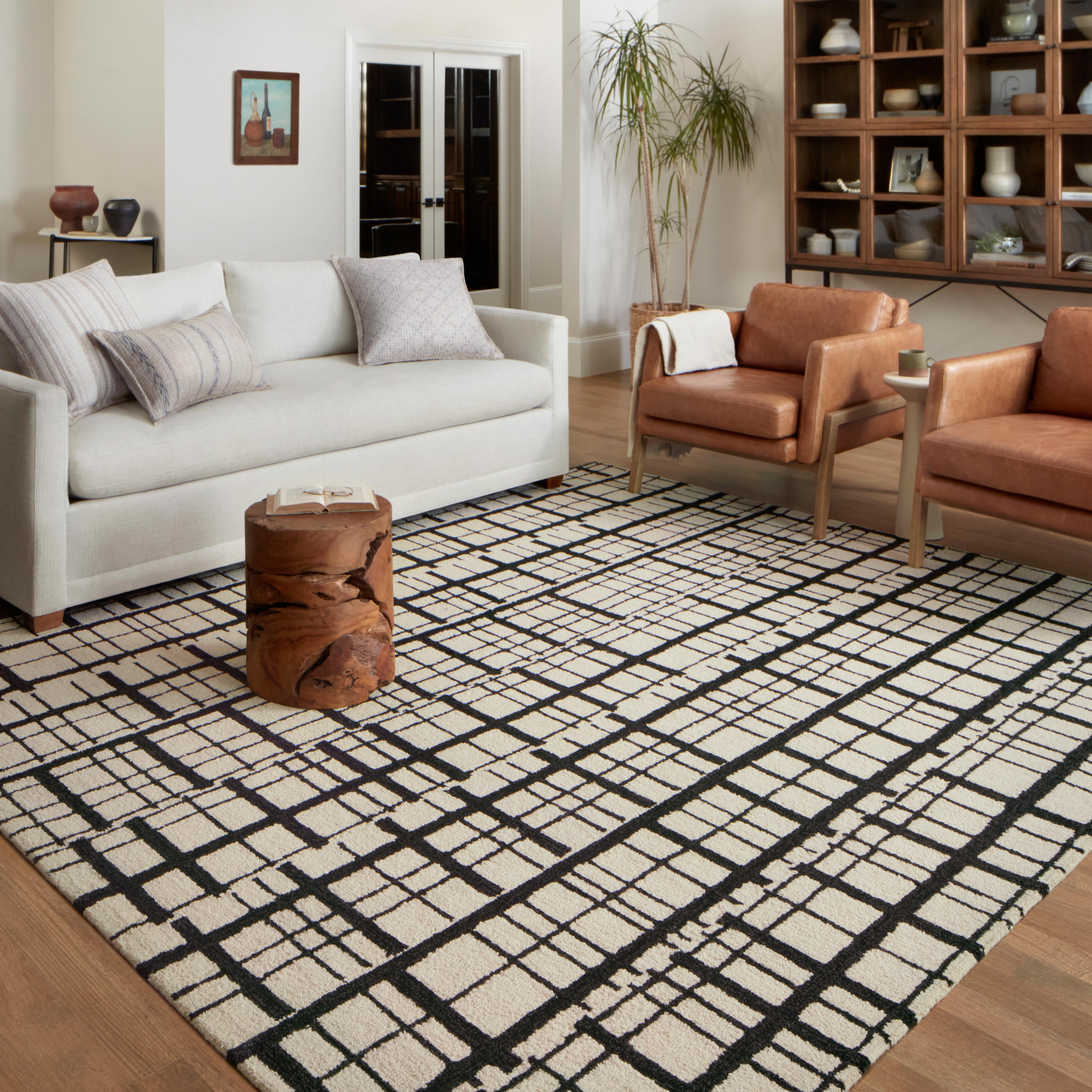 Hand-Tufted 18" Square Black Wool Polly Area Rug Sample