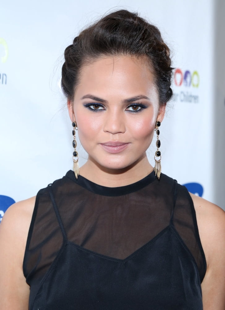 Chrissy Teigen At Arrivals For Samsung Hope For Children 12Th Annual Gala Canvas Art - (16 x 20)