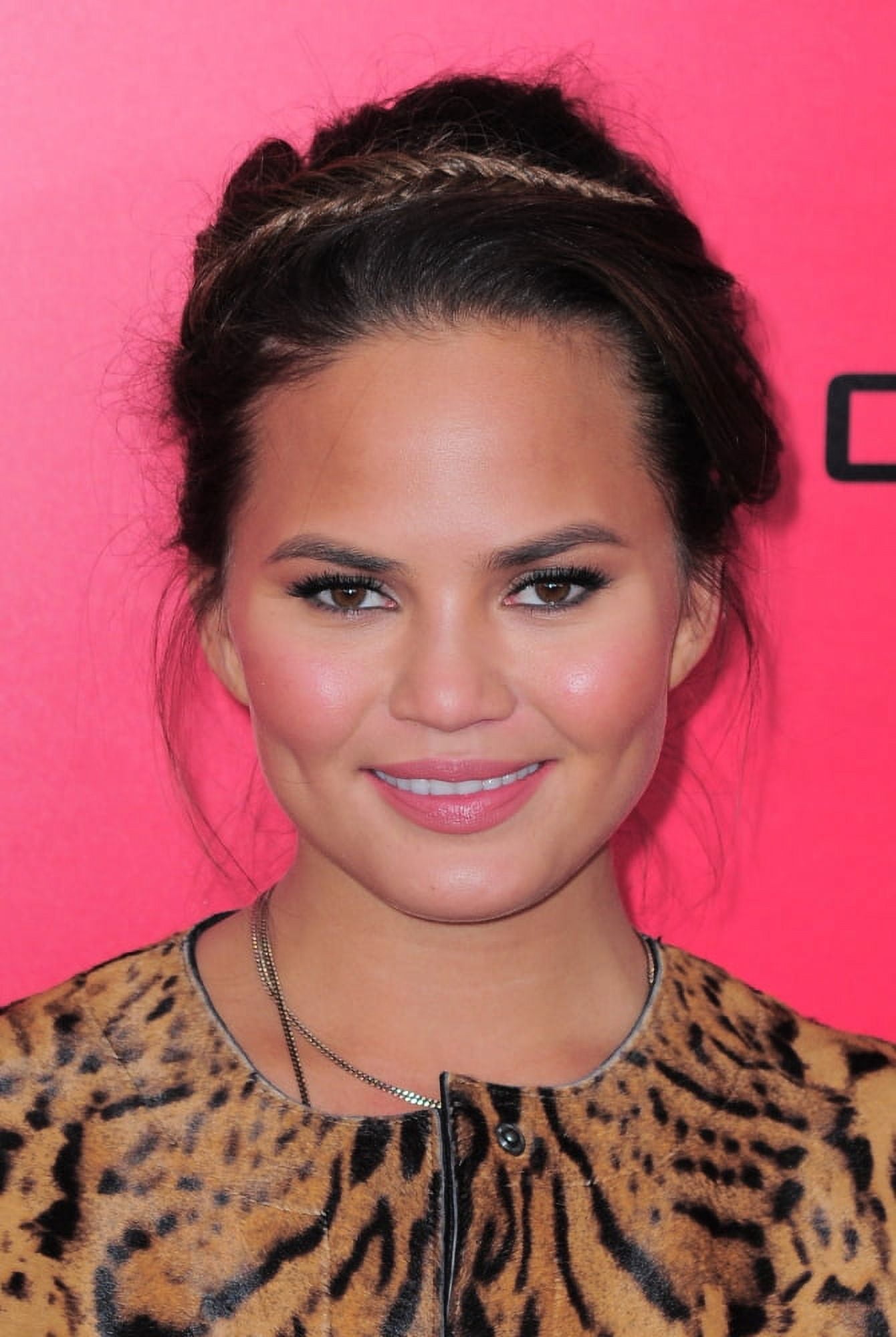 Chrissy Teigen At Arrivals For The Hunger Games Catching Fire Premiere Canvas Art - (16 x 20)