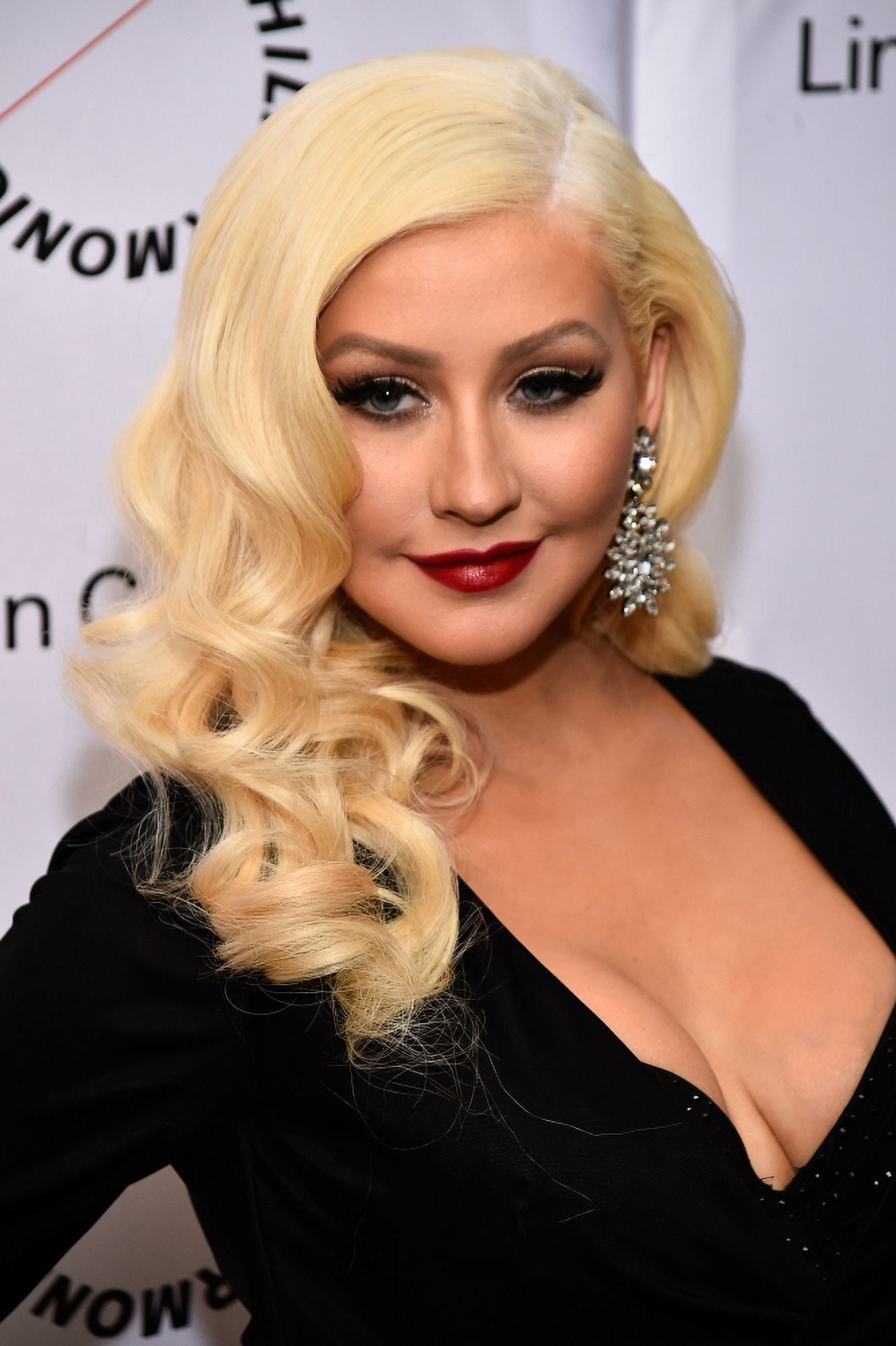 Christina Aguilera At Arrivals For Sinatra Voice For A Century Gala Concert Canvas Art -  (16 x 20)
