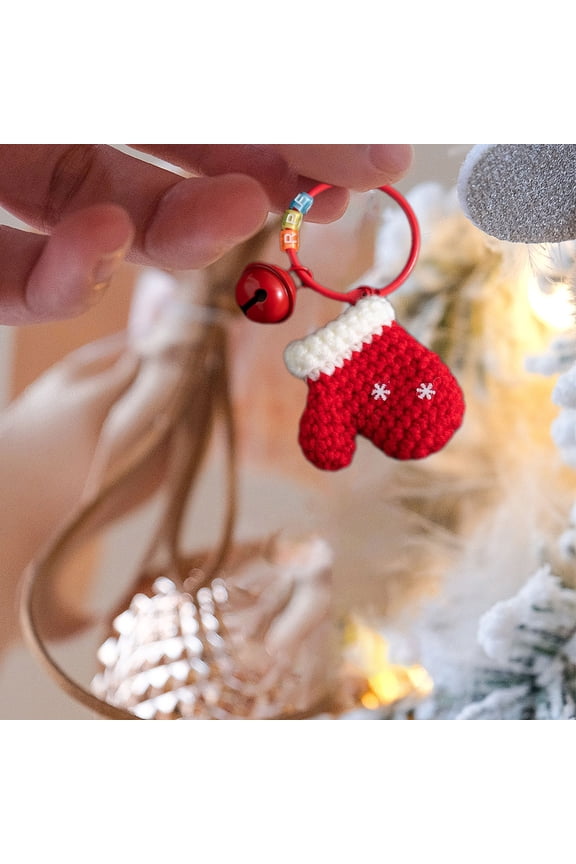 Christmas Decorations Keychain,Cute Yarn Crocheted Keyring with Santa Charm,Small Christmas Gift for Friends,Holiday Bag Pendant for Women and Christmas Accessories