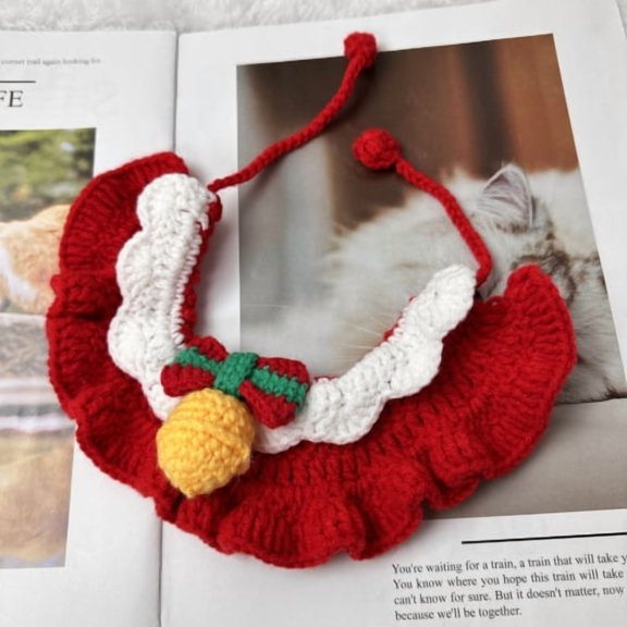 Christmas Dog & Cat Collar with Red & Green Stripes and Bell, Handmade Adjustable 13-21 Inch Cozy Knitted Collar for Small Dogs and Cats, Festive Holiday Decorative Accessory
