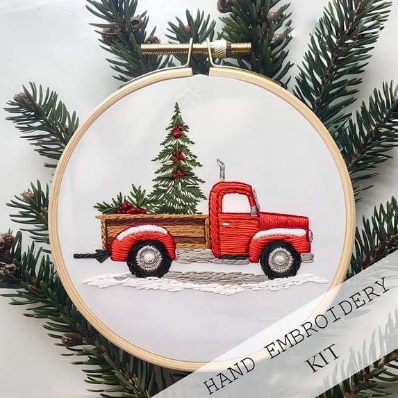 Christmas Embroidery Kit for Beginners, Holiday and Seasonal Pattern Stitching Set with Printed Fabric, 15cm , Threads, Needles, Scissors and Instructions