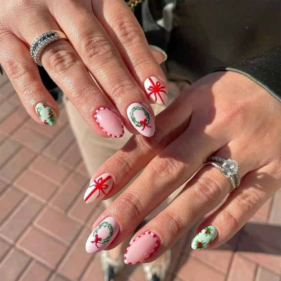Christmas French Tip Press on Nails Short Square Coffin Christmas Fake Nails Christmas Tree Glue on Nails Full Cover Acrylic Nails with Snowflake Designs New Year French Acrylic Nails for Women 24Pcs