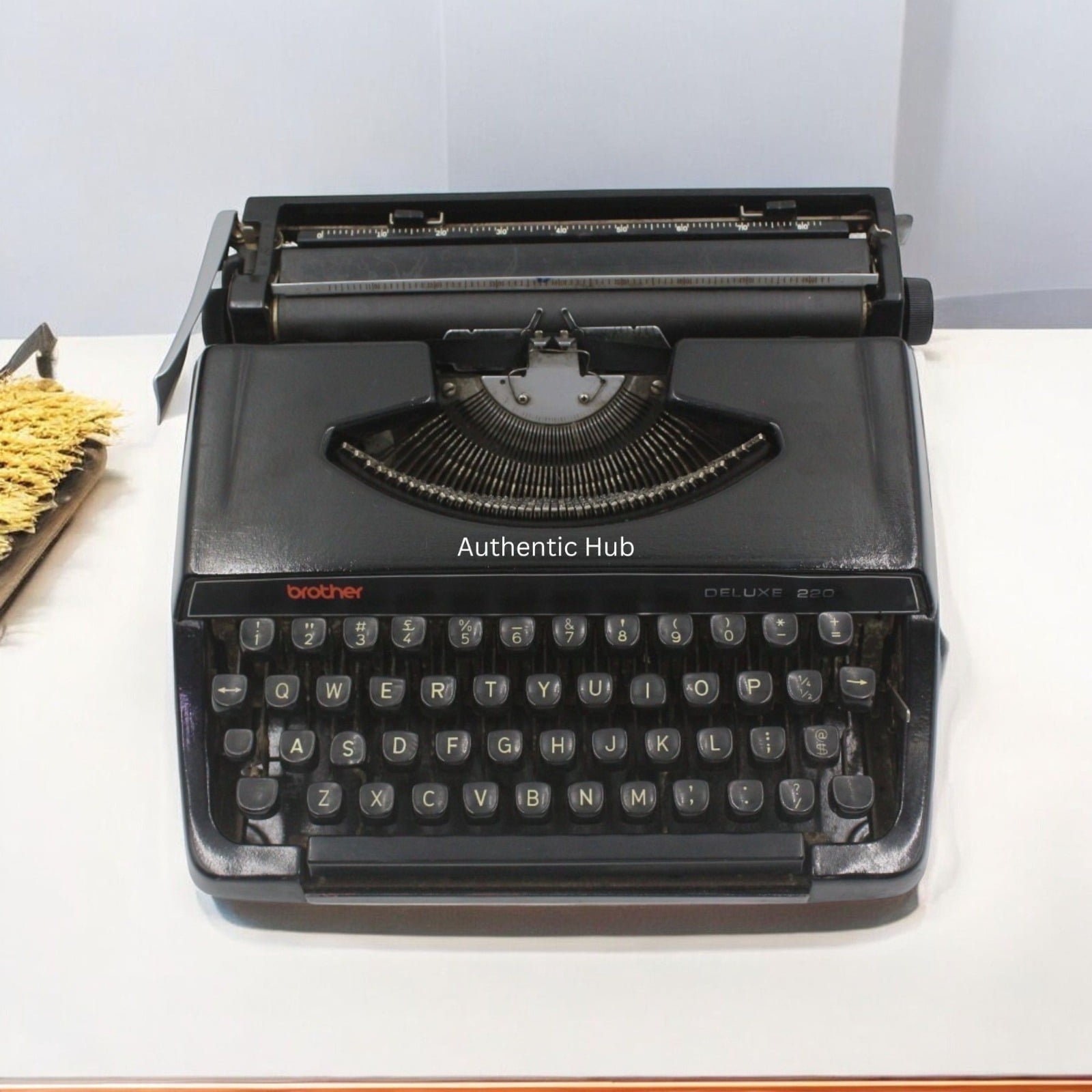 Brother Deluxe 220 Retro Black Portable Working Typewriter – Vintage Style  Writing – AUTHENTIC HUB